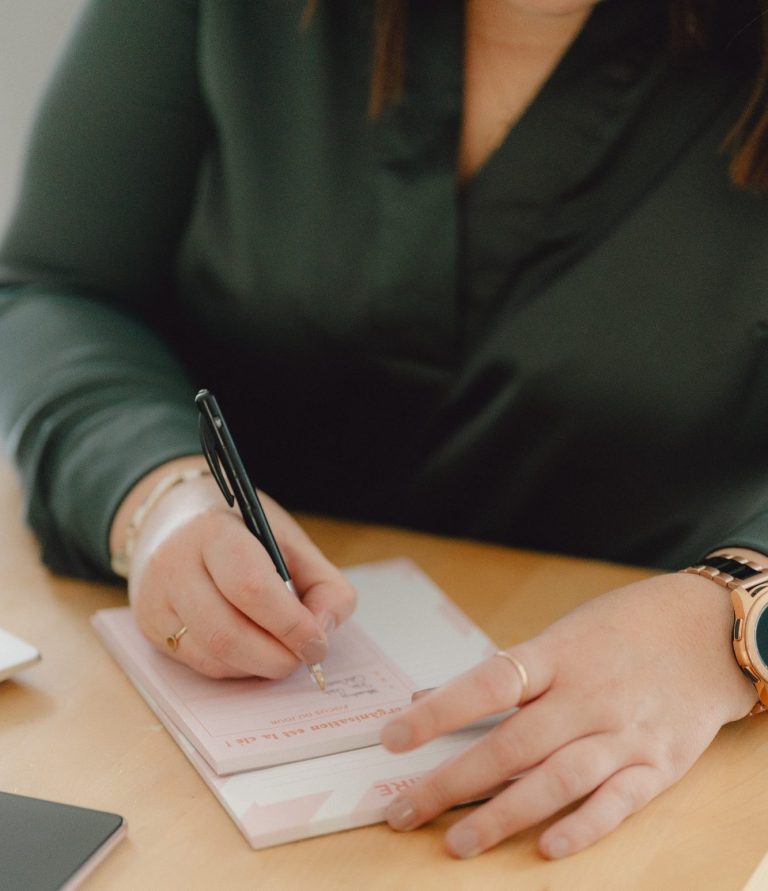 Portrait de Saskia Bessaoud - Gestion des commandes